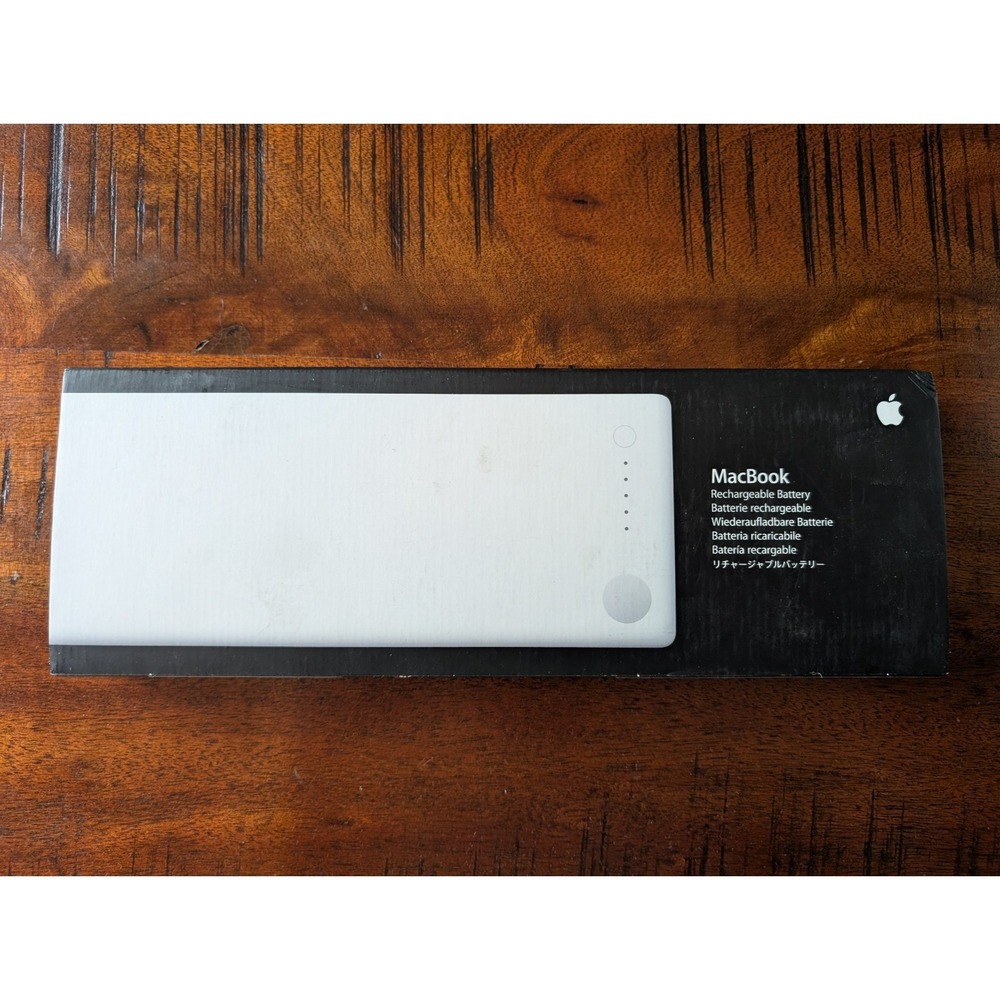 NIP Apple - MacBook Rechargeable Laptop Computer Battery White - MA561LL/A A1185